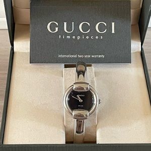 Vintage GUCCI Round face 1400L Watch